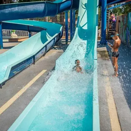 Camping Zecamping Familial Animaux Acceptes Anime Espace Aquatique Sérignan
